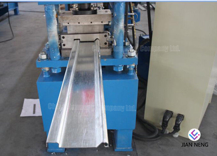 Tipo galvanizado C/rolo Purlin de Z que forma a máquina com sistema hidráulico do corte